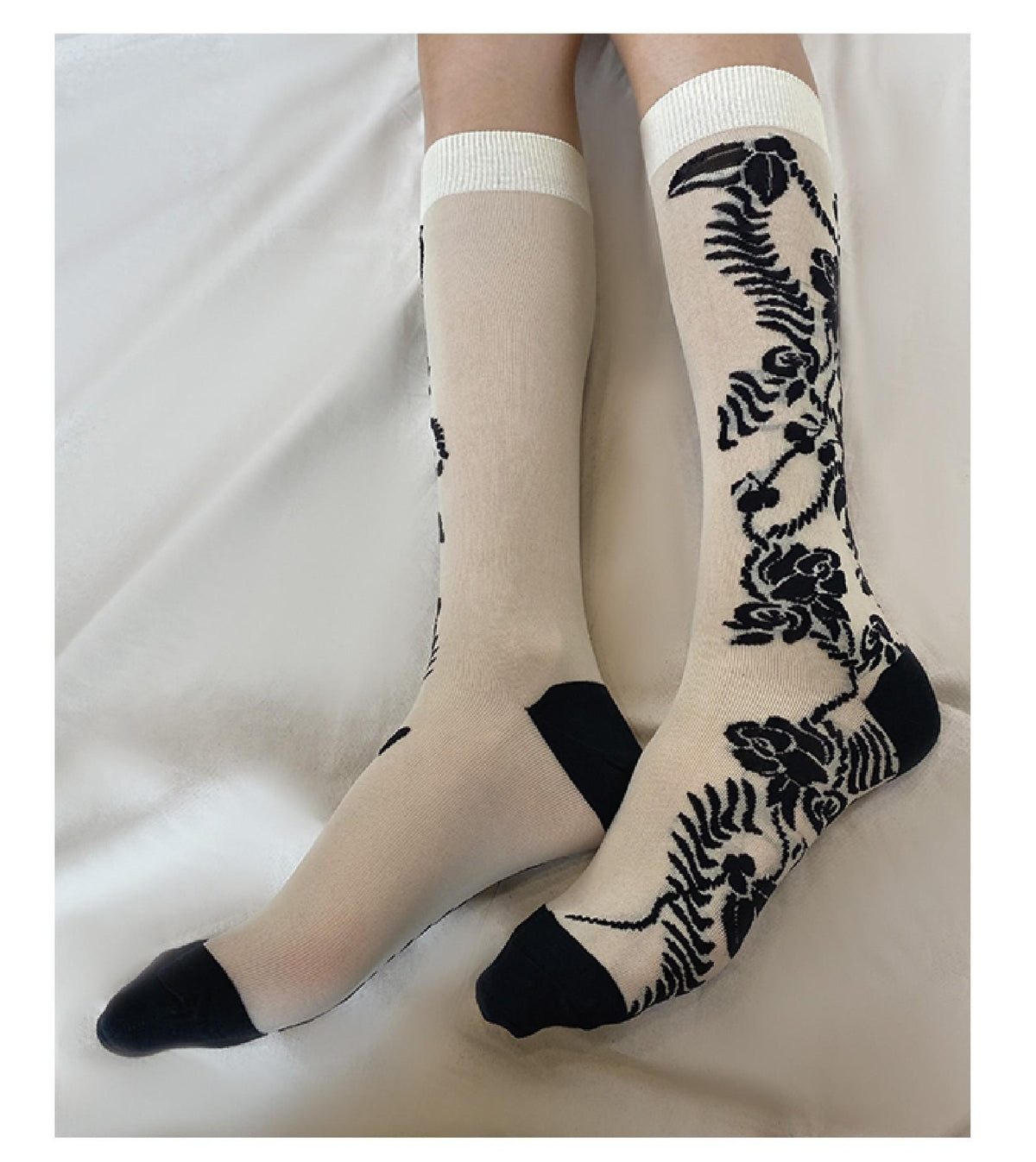 LIMISEVEN · Vintage Pattern Lightweight Socks