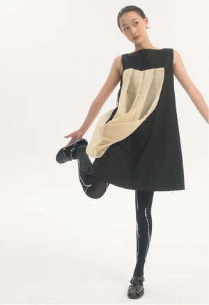LIMISEVEN · Hand-Stitched Irregular-Line Knee-High Socks