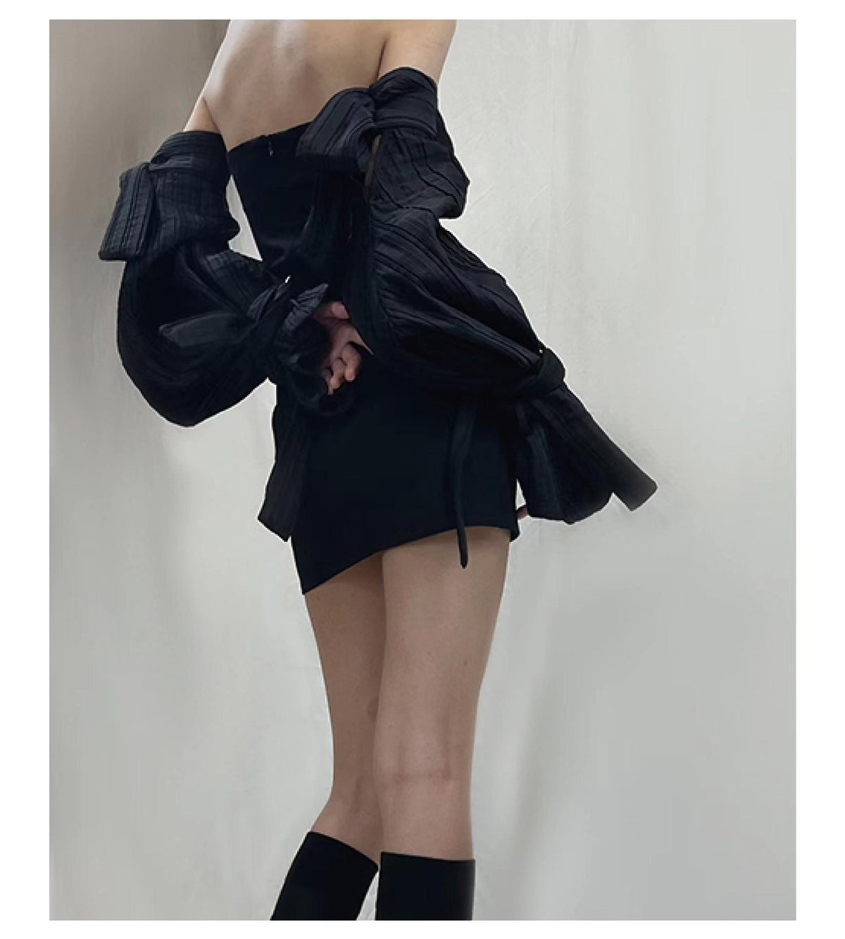 LIMISEVEN · Oversized Black Gothic Arm Warmers