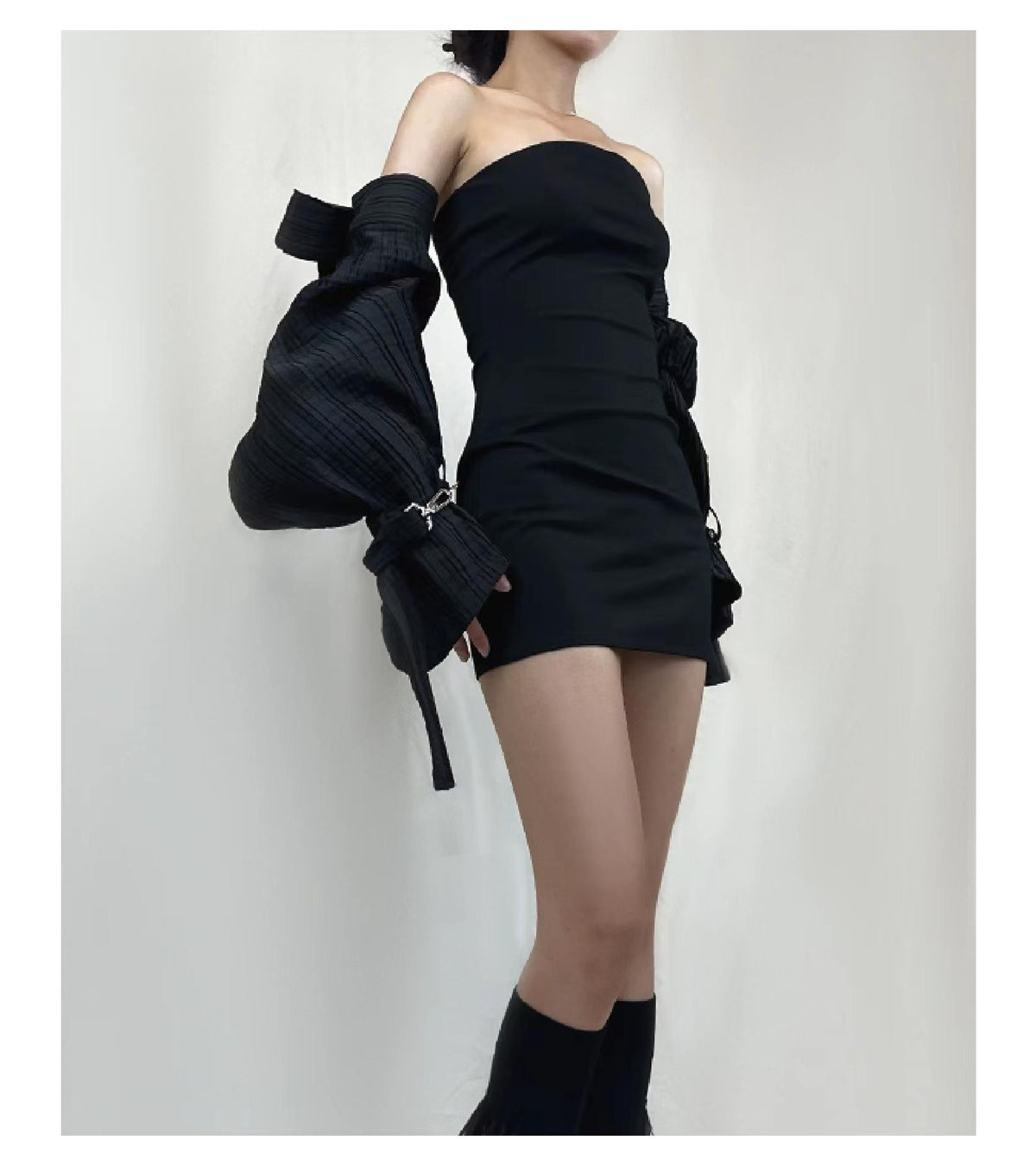 LIMISEVEN · Oversized Black Gothic Arm Warmers