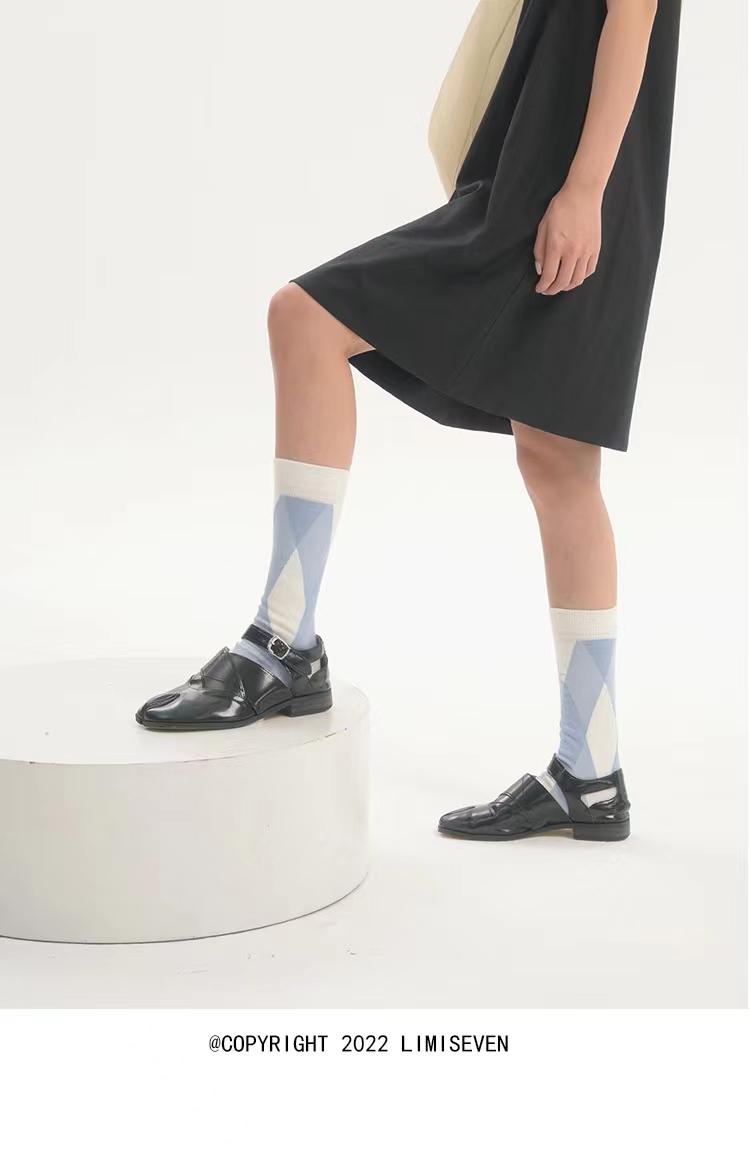 LIMISEVEN · Fresh Plaid Diamond Split-Toe Socks