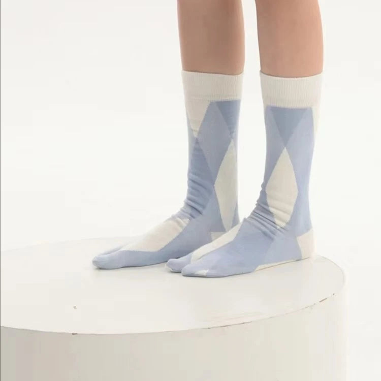 LIMISEVEN · Fresh Plaid Diamond Split-Toe Socks