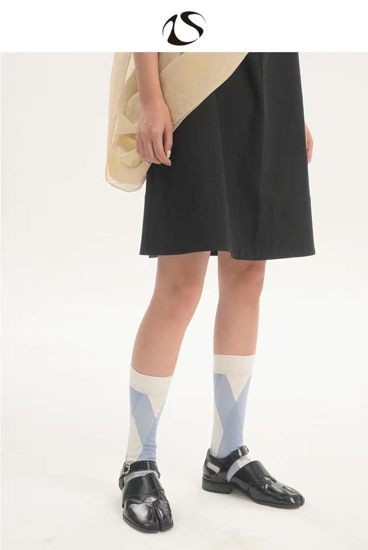 LIMISEVEN · Fresh Plaid Diamond Split-Toe Socks
