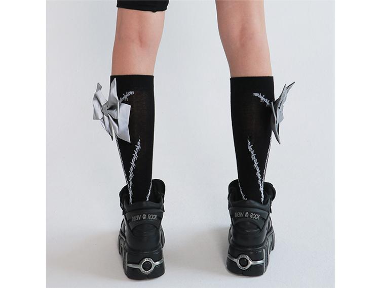 LIMISEVEN · Detachable Reflective Bow Thorn-Pattern Calf Socks