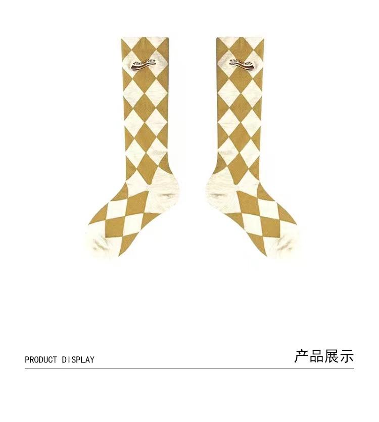 LIMISEVEN · Wool Diamond Plaid Mid-Calf Socks