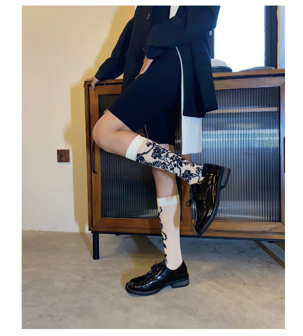 LIMISEVEN · Vintage Chinese Floral Lightweight Socks