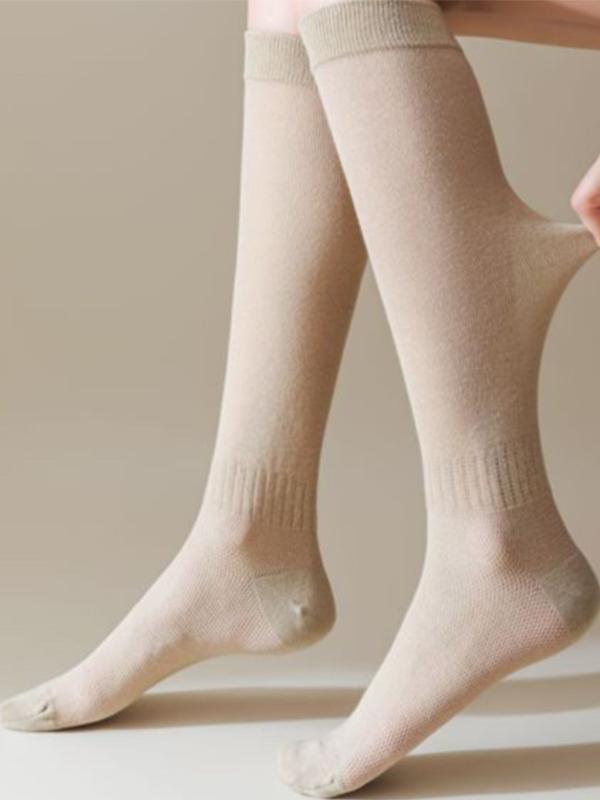 LIMISEVEN · Lightweight Solid-Color Ribbed Mid-Calf Socks