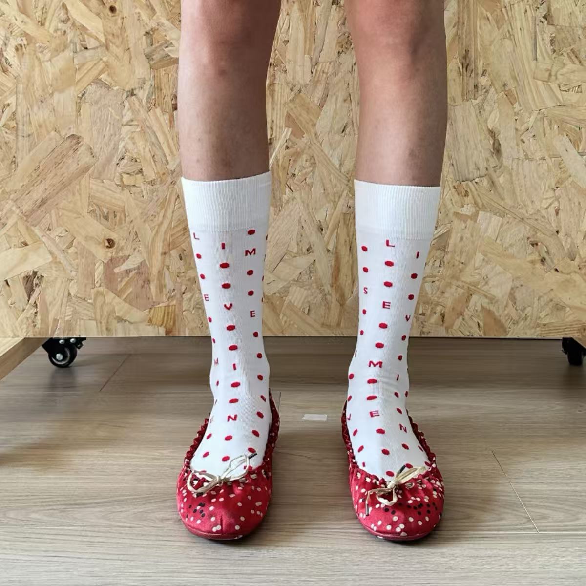 Limiseven letter polka dot mid-calf neutral socks