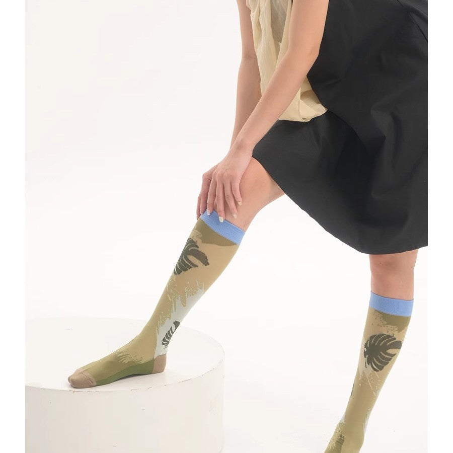 LIMISEVEN Design Hand-Drawn Leaf Color-Block Knee-High Socks